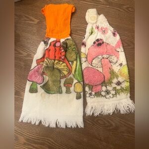 Set of 2 VTG Mushroom Hanging Hang Towels